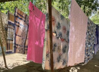 У Херсоні благодійники облаштовують пральні кімнати для постраждалих від підтоплення