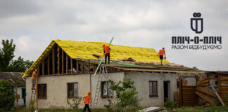 Дніпропетровщина вже відбудовує села Херсонської області