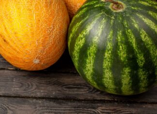 Цьогоріч українці зможуть поласувати херсонськими кавунами та динями