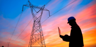 Над відновленням енергопостачання громад Херсонщини працює 37 бригад