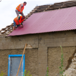 “На нашому подвiр’ї розiрвалося вiсiм снарядiв”: Тернопільщина відновила будинок родині з Архангельського
