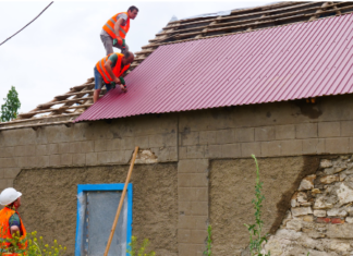 “На нашому подвiр’ї розiрвалося вiсiм снарядiв”: Тернопільщина відновила будинок родині з Архангельського