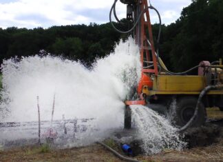 У громадах Херсонщини, які постраждали від підриву Каховської ГЕС, планують пробурити 50 артезіанських свердловин