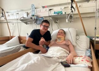 Херсонська медсестра, яка постраждала від ворожого обстрілу лікарні, чекає на ще одну операцію