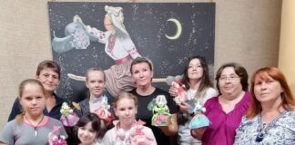 Маленькі херсонці робили ляльки-мотанки, що виконують бажання