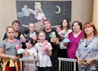 Маленькі херсонці робили ляльки-мотанки, що виконують бажання