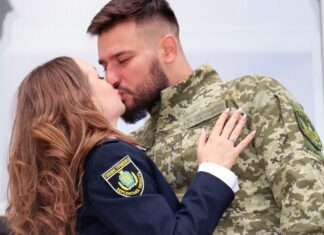 Херсон поєднав серця поліцейської та прикордонника