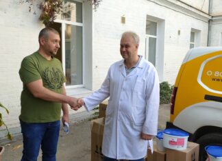 Херсонська лікарня отримала обладнання від Укрпошти