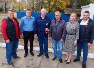 Херсонський слюсар отримав почесне звання Заслуженого працівника сфери послуг України