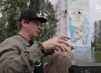 У новому проєкті Дмитро Комаров показав як проводили рятувальні операції в Херсоні