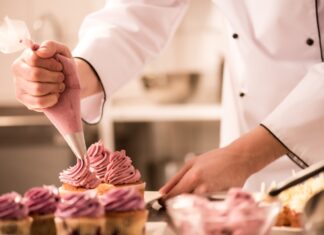 Херсонці хочуть перевчитись на психологів, будівельників і кондитерів