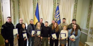 Президент України вручив херсонському подружжю волонтерів відзнаку «Золоте серце»
