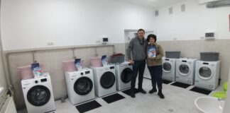У Херсоні облаштували першу соціальну пральню для постраждалих від підтоплення та обстрілів