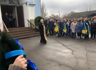 У Херсоні в останню путь провели працівника водоканалу, який загинув на Донеччині