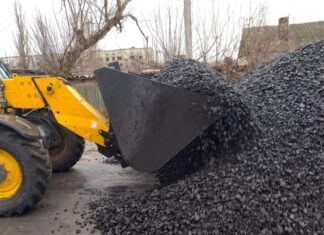 Благодійники допомагають багатодітним родинам Бериславщини провести зиму в теплі