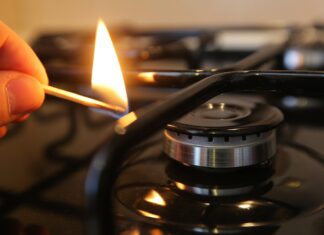 Через російські обстріли один із мікрорайонів Херсона залишився без опалення та газу