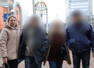 Били та водили “на підвал” за українську мову: історія подружжя, яке виїхало з окупованої частини Херсонщини