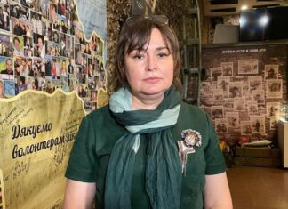 У Дніпрі презентували артпроєкт “Будь ласка, звільніть пташок” з історіями двох полонених з Херсонщини