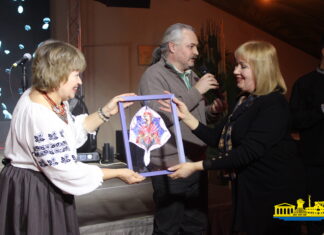 Херсонському краєзнавчому музею передали унікальну ікону