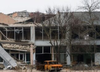 Надсилають книги з усієї країни: як у Посад-Покровському відновлюється бібліотека