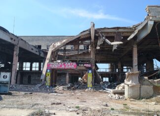 Усіх бажаючих запрошують допомогти розібрати завали херсонського аеропорту