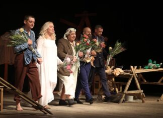 Херсонський театр зміг відновити ще одну виставу