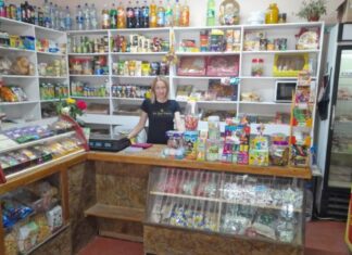 Жителька Високопільської громади виграла грант і відкрила магазин