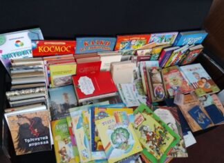 Кочубеївська громада отримала книги від Хмельницької академії