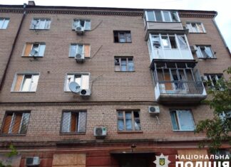 Поранені жителі та пошкоджені будинки: наслідки російських обстрілів Херсонщини минулої доби