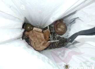 Віз гранати і патрони до Кривого Рогу: на блокпосту в Бериславському районі поліцейські затримали чоловіка