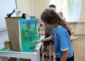 Переселенка з Херсонщини заснувала анімаційну студію в Козятині