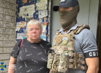 У Херсоні затримали агітаторку, яка працювала в окупаційному “виборчкомі”