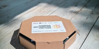 Жителі кількох громад Херсонщини отримали сонячні міні-електросистеми