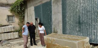 На Вінниччині переселенка з Херсона займається виробництвом плитки і бруківки