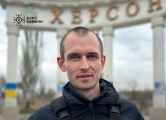 “Віра в перемогу надає сил”: як рятувальник Андрій Бурлін працює в Херсоні