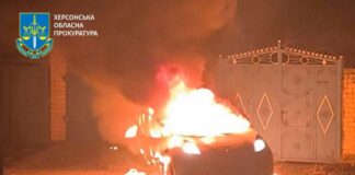 Окупанти вкотре атакували дроном цивільне авто у Херсоні