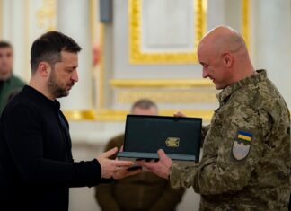 «Хрестом бойових заслуг» відзначили бійця, який форсував Дніпро в районі Козачих Лагерів