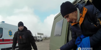 На Херсонщині поліцейські евакуювали пораненого чоловіка з Козацького