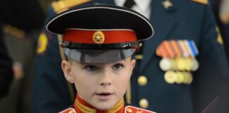 На ТОТ Херсонщини росіяни заохочують дівчат народжувати замість навчання, а хлопців – ставати військовими