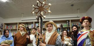 Львівські студенти привезли до Херсона різдвяний вертеп (фото та відео)