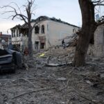 Наслідки недільного російського авіаудару по Херсону (фото)