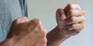 Затримали херсонця, який побив і пограбував пенсіонера