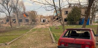 Вісім поранених і півсотні пошкоджених об’єктів: наслідки російських обстрілів Херсонщини минулої доби