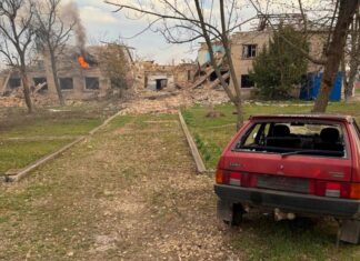Вісім поранених і півсотні пошкоджених об’єктів: наслідки російських обстрілів Херсонщини минулої доби