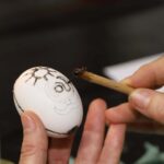 Херсонці в укриттях створювали писанки (фото)