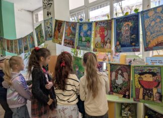 У рівненській бібліотеці провели виставку малюнків юних херсонців