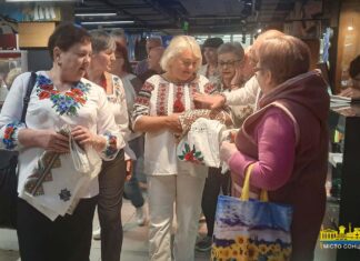 Як у Херсоні святкували День вишиванки (фото, відео)