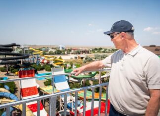 Сальдо нібито “добудував” урядовий квартал на Арабатській Стрілці