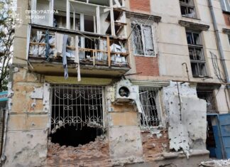 Один загиблий та 12 поранених: правоохоронці фіксують наслідки російських атак Херсонщини