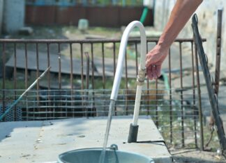 Благодійники допомагають повертати воду до громад Херсонщини